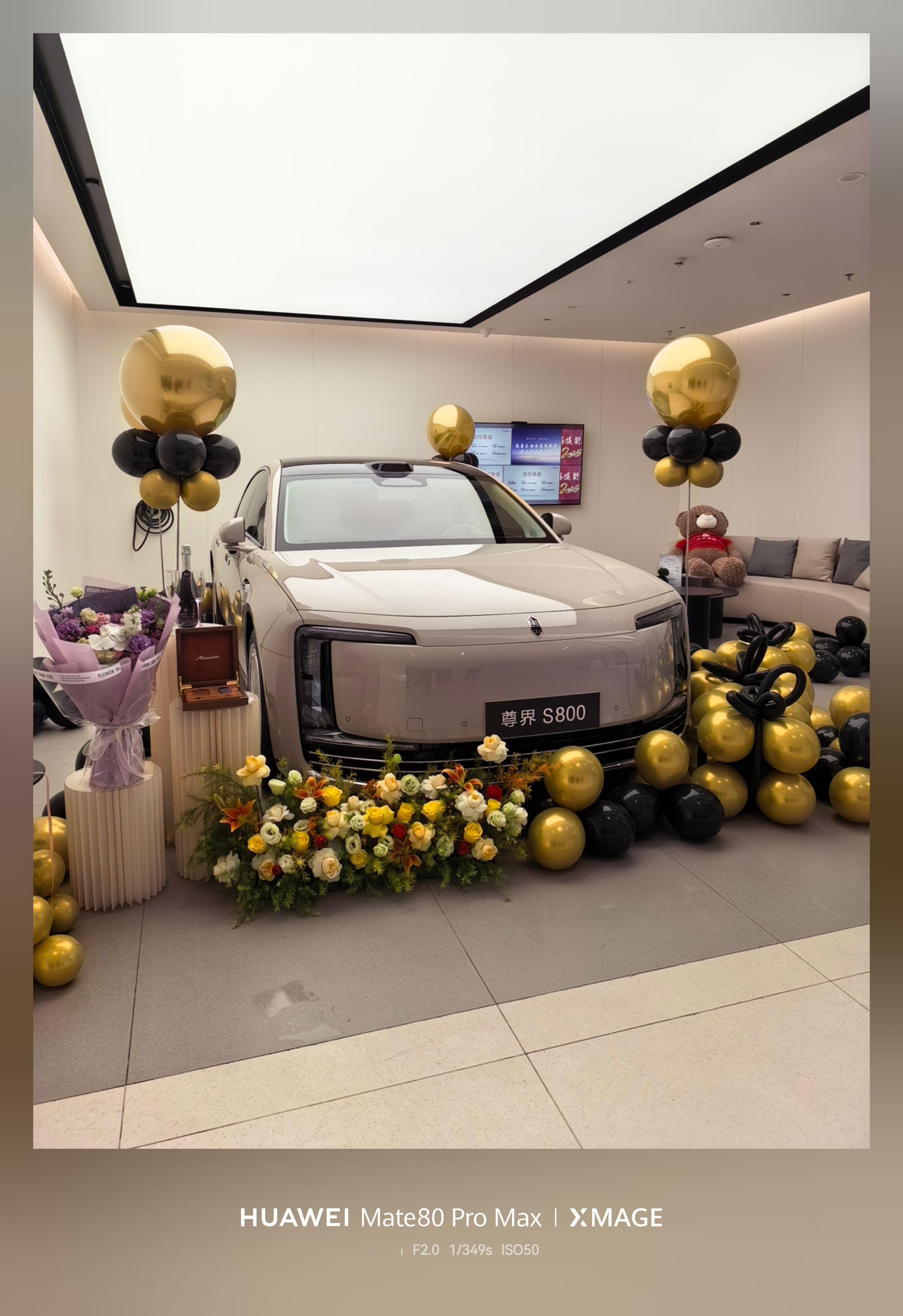 尊界卖的太好了，刚刚销售说这个月交了70多台、还有40多台还没交、太强了！