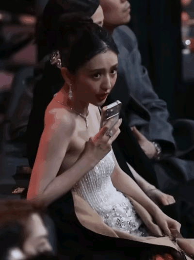 佟丽娅这体态真是一言难尽啊…