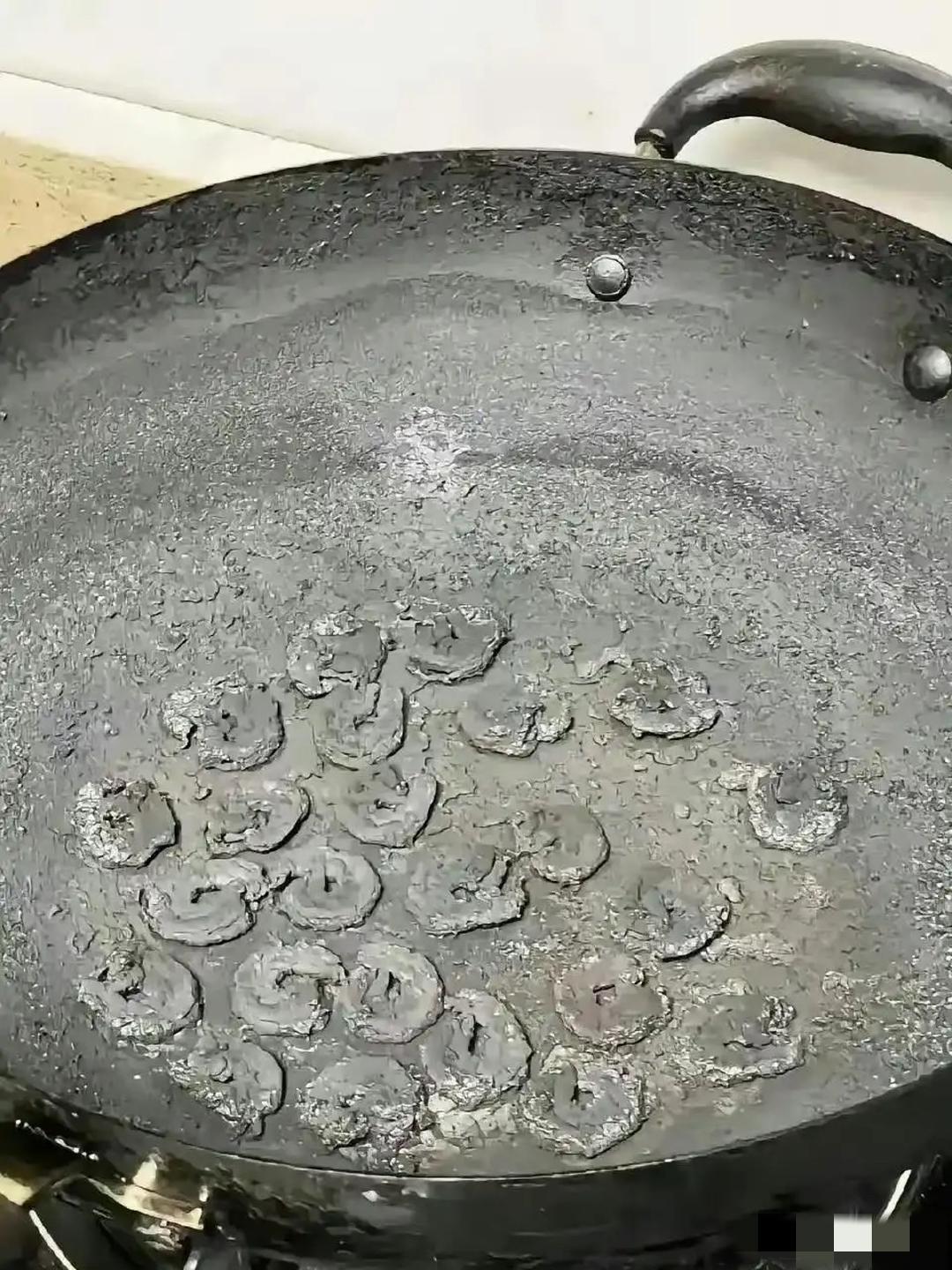 孩子想吃龙虾，结果忘记了，烤糊了，这还能要吗？