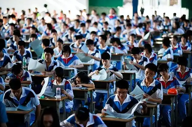 为什么会大面积滑档2025年，四川新高考，从录取进程看，已经出
