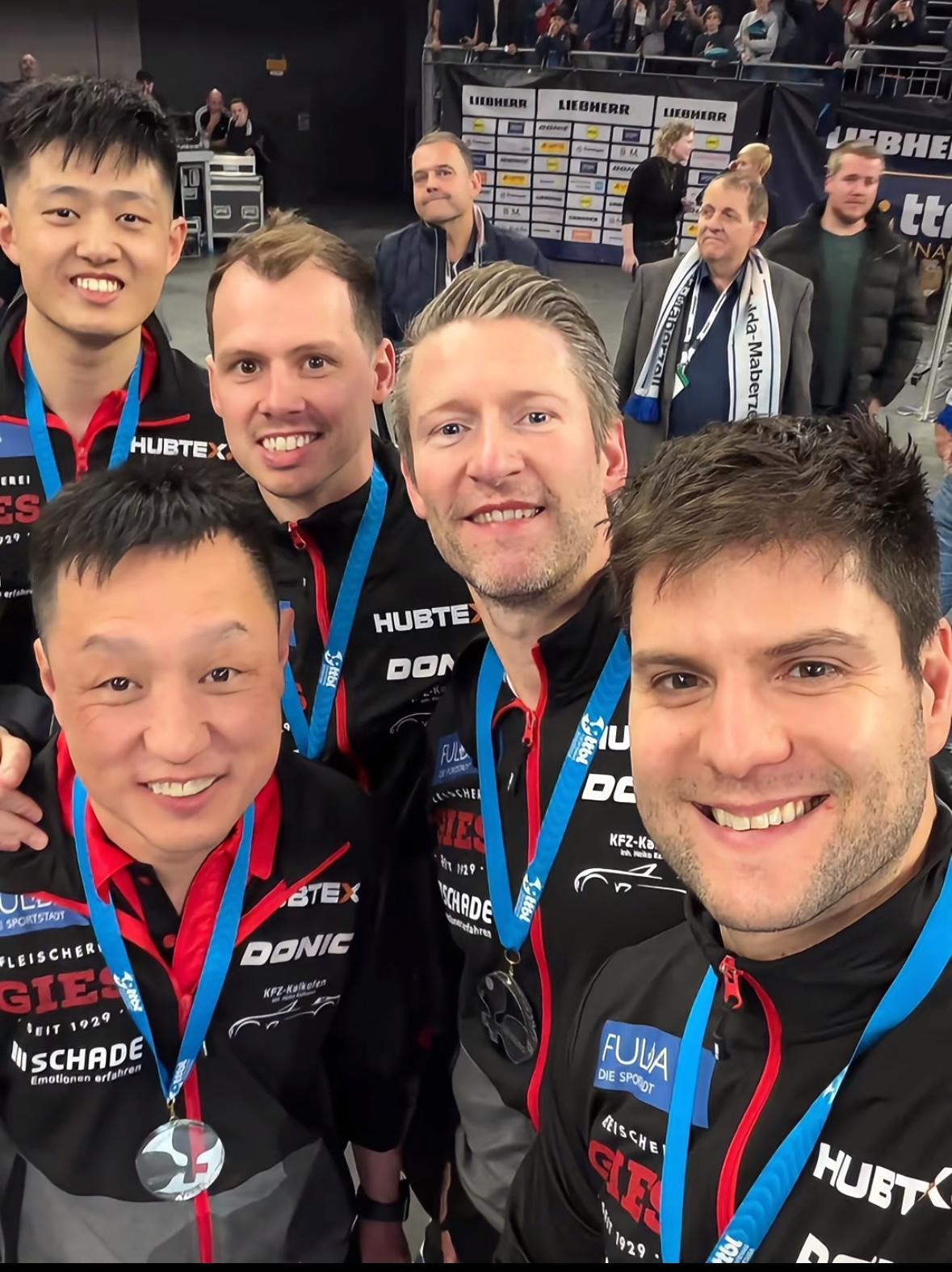 奥恰洛夫更新：恭喜萨尔布吕肯夺冠🏆他们是一支了不起的团队！1月6日，奥恰洛夫