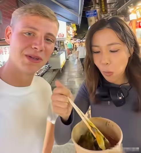 又是中国女孩。几十年系统灌输的价值观，根深蒂固，扭转还需几十年！其实女人没有那么