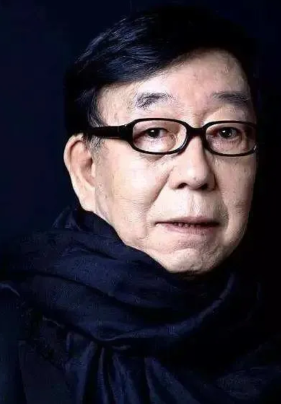 1983年，一位民工胡乱敲击饭盒的节奏被一个人无意间听到，谁曾想，就是这个敲饭盒