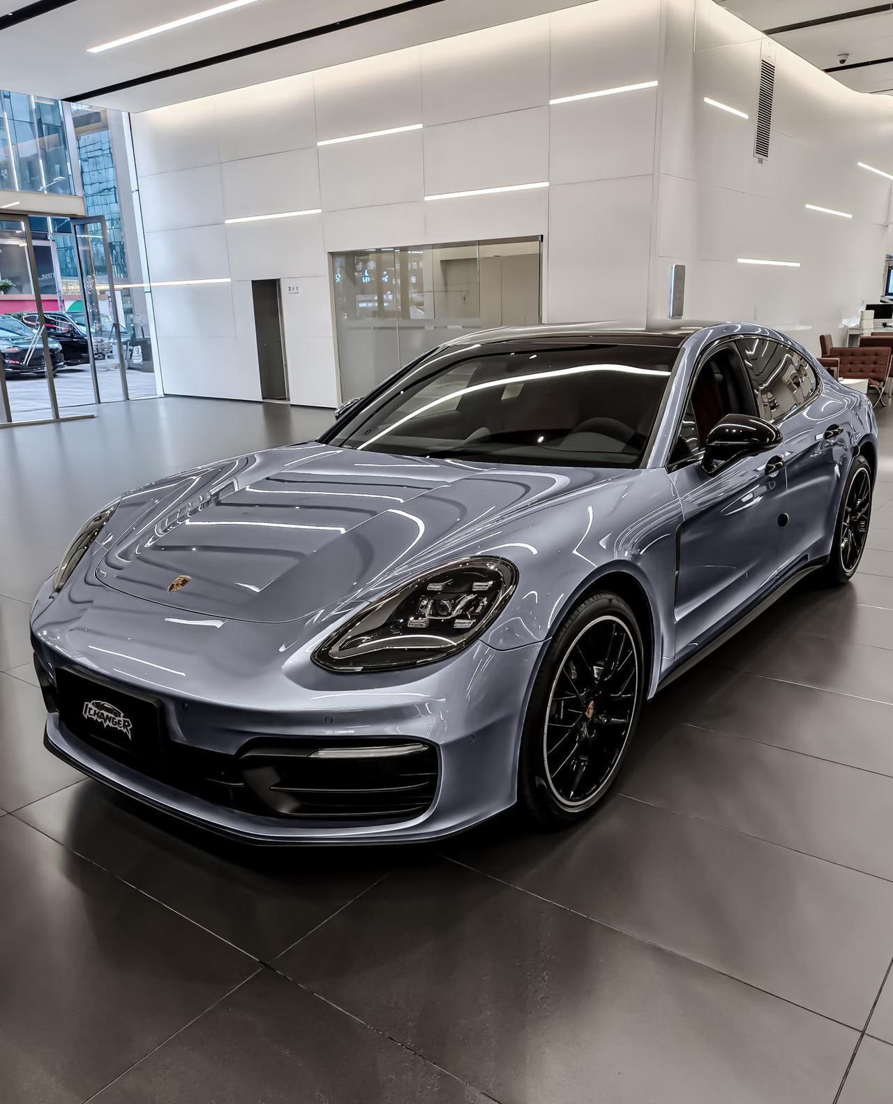 如果你20岁开它，哪个女孩又不对你着迷呢？[笑着哭]