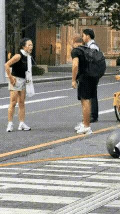 女子失算了。原以为在自己的国土上洋女婿会象中国男人一样隐忍处处迁就。哪知，不解