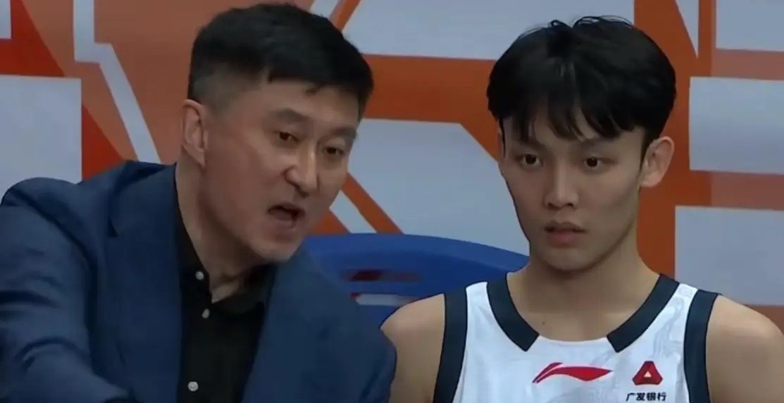 季后赛广东大战广州！两大巨星变废柴！杜锋徐杰摊牌提新要求CBA常规赛第42轮，广