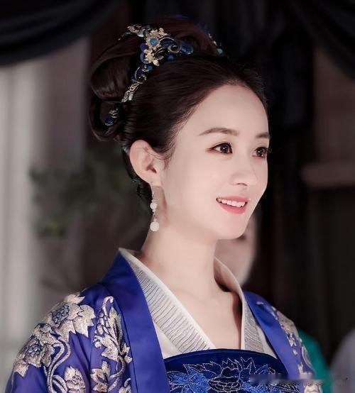 盛明兰最大的优点就是没有“人性洁癖”吧。齐衡娶了嘉诚县主，她接受了。顾廷烨要