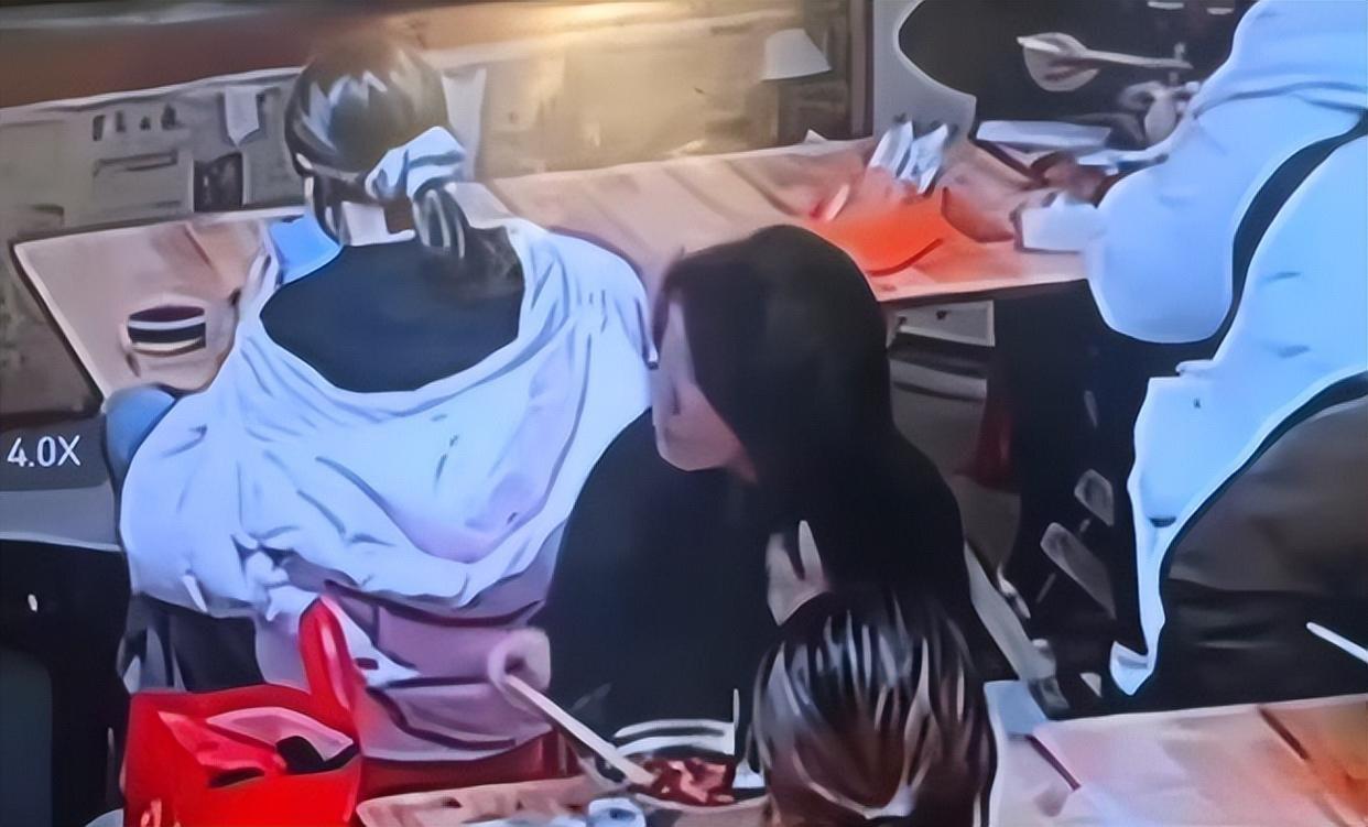 道歉赔偿后，保定泼汤女的日子，才真正难起来。3月8日，受害人王女士发文报平