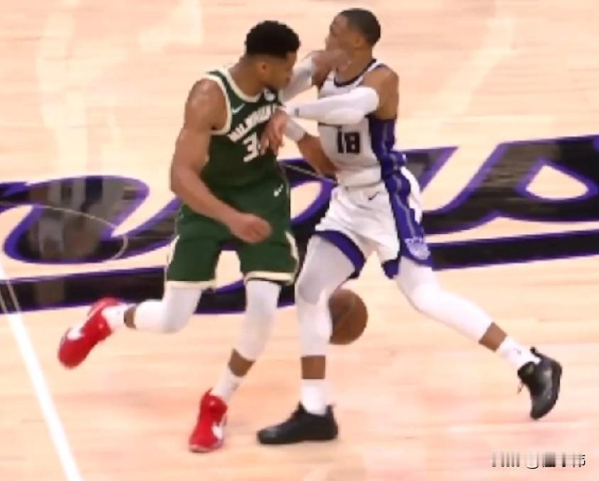 字母哥谈威少：“他打球很有激情。”“不过他的一些动作很危险。”“不是