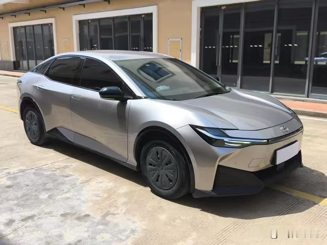 你还敢买新能源车吗？我想这些车企真是没完没了了，价格战天天打个没完，完全不顾及