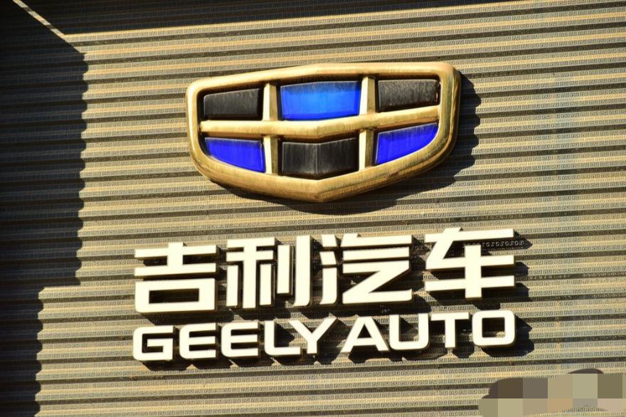 国产车企五巨头，差距难以接受。25年，长城收入2227.9亿，净利润99.1