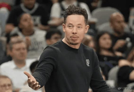 不配赢球！马刺主帅约翰逊谈惜败湖人：“我们今晚不配赢球，队员应该更多把球交给