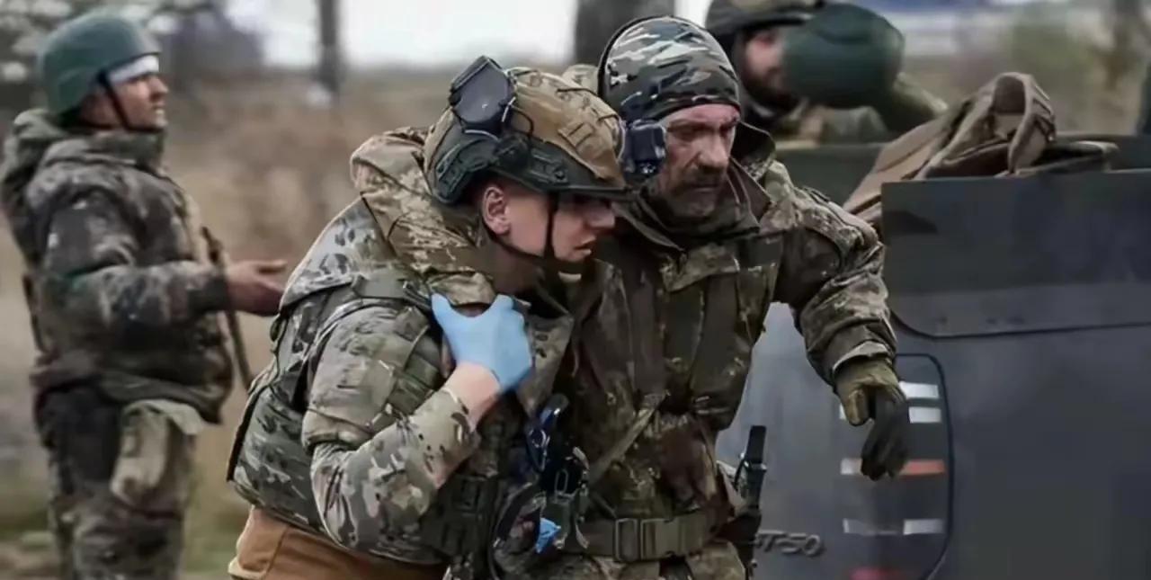 清一色北约装备，3天即下线，乌军爆兵源质量下降，老兵严重不足！新组建的第6特种