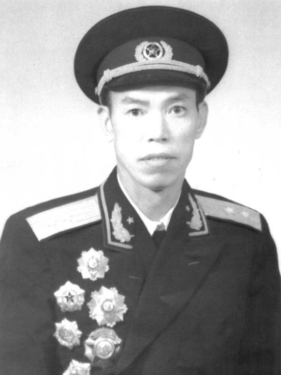 1971年处境恶劣的梁兴初来北京汇报工作，听到毛主席一句话后，梁兴初不明白其中意