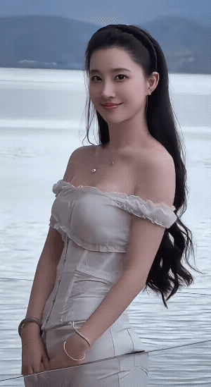 爆改后的气质，简直“出水芙蓉”本尊，美得太犯规了！