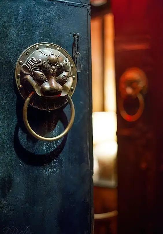 为啥要弄死日本，美债就那几个持有大户，其中日本第一。日债和日本GDP的比率超过2