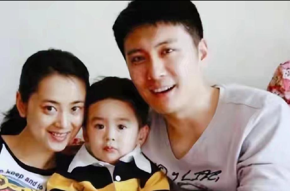 娱乐圈清流谢润！当红时下嫁小4岁龙套演员，18年零绯闻婆媳关系惹人羡