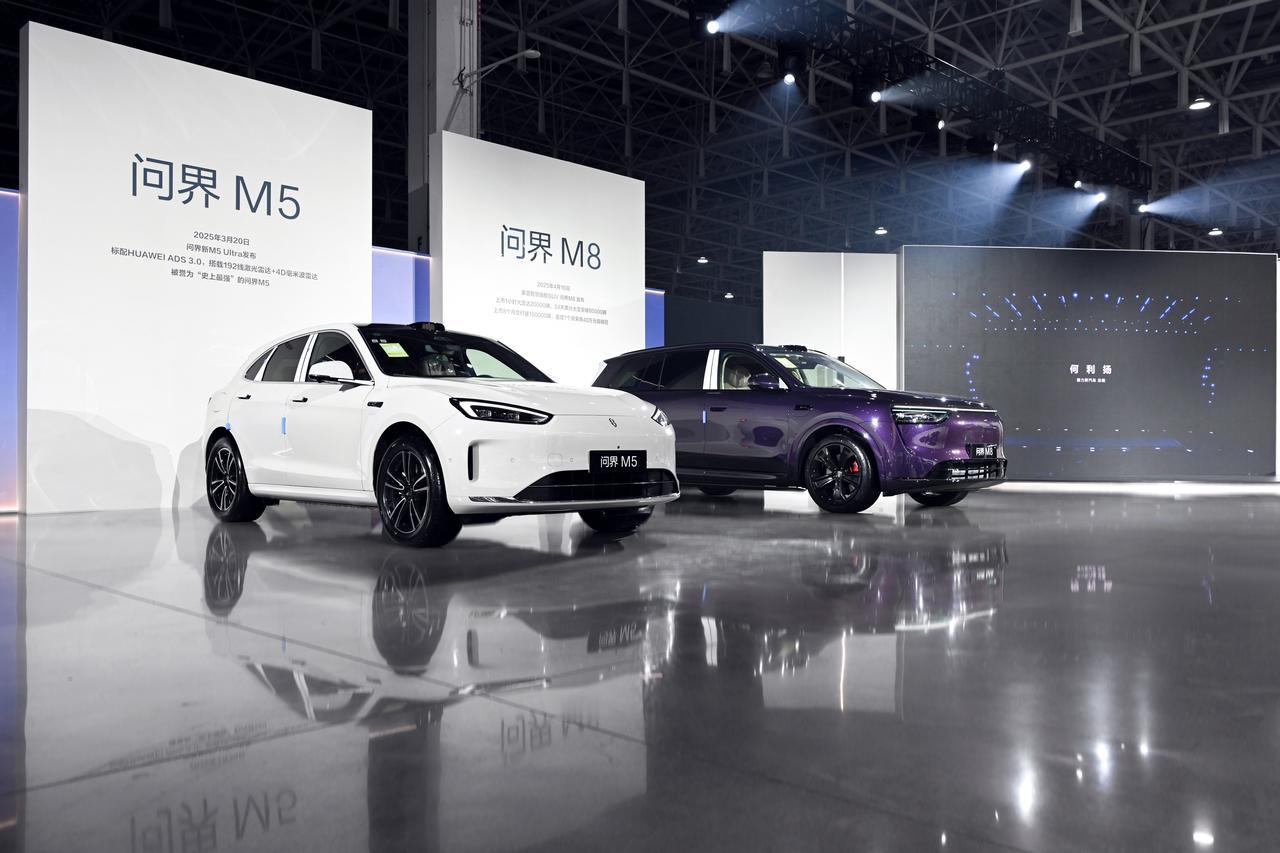 50万级购车抄作业！问界M927万交付封神，现在下定还能薅羊毛说真的，现在想