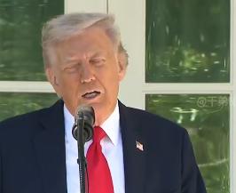 特朗普说：“有人告诉我，我在总统排名里是‘第三好的’。才第三名！我就问他们，那前