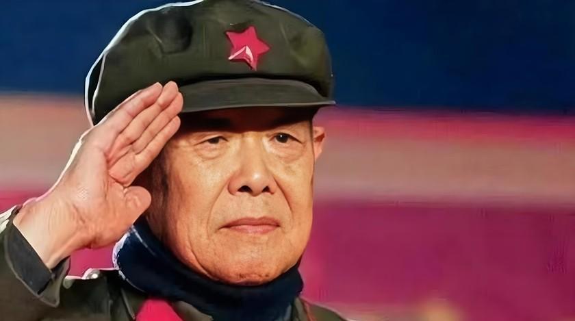 首长救救我爹吧！1996年，一名女子将一枚勋章递给47军军长，没想到，这枚勋章，