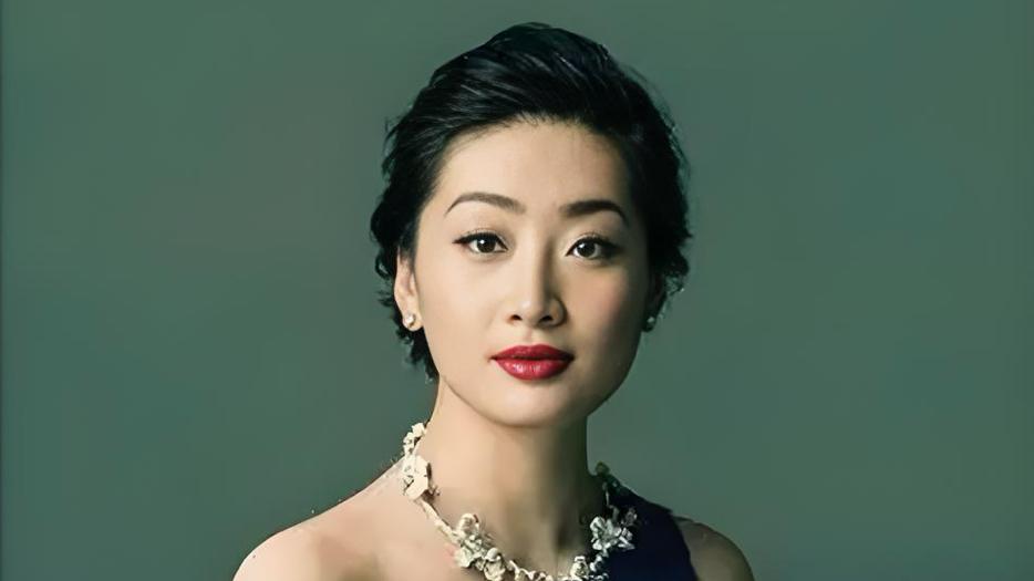 宗馥莉、明兰，哪个更高明？明兰对父亲冷冷地说：我从来没有因为你的薄待而怨恨，