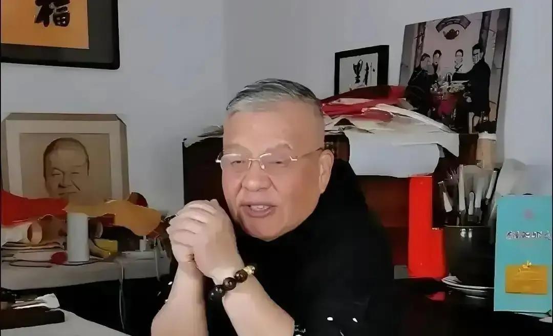 “姜昆被骂上热搜”凌晨两点，刘惠在直播间摔了水杯。一句“谁再拿侯耀文