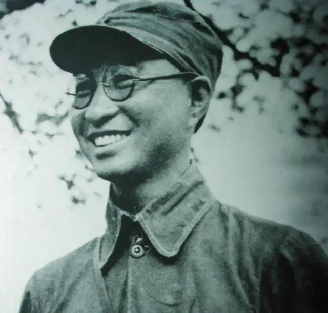 谁是陈赓的爱将？李云龙：是陈赓爱将。李聚奎：是陈赓爱将。咱们都知道李云龙爱惹事