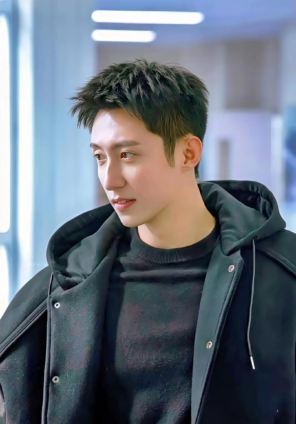 看到黄景瑜要去太空旅行的消息后，我有种预感，他接下来的发展格局绝对会再上一个台阶