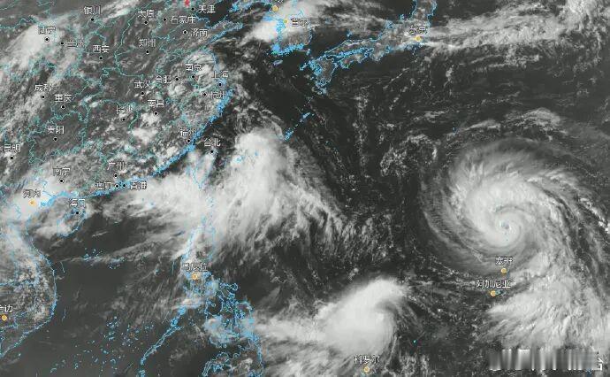 一天蹦出俩台风，海上"三旋共舞"——今年台风为什么这么疯？8月22日下午