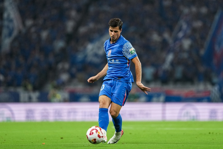 记者: 申花可以签合同到期的外援 有马纳法和特谢拉在拿不到冠军