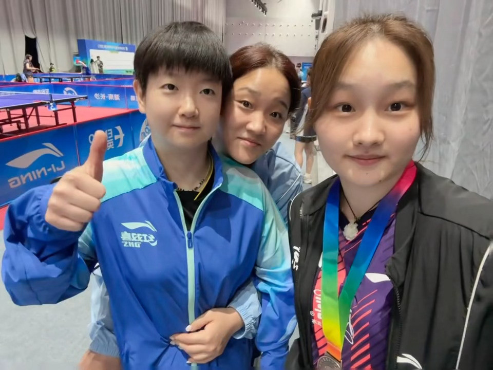 小王小莎合影时间又到了⏰