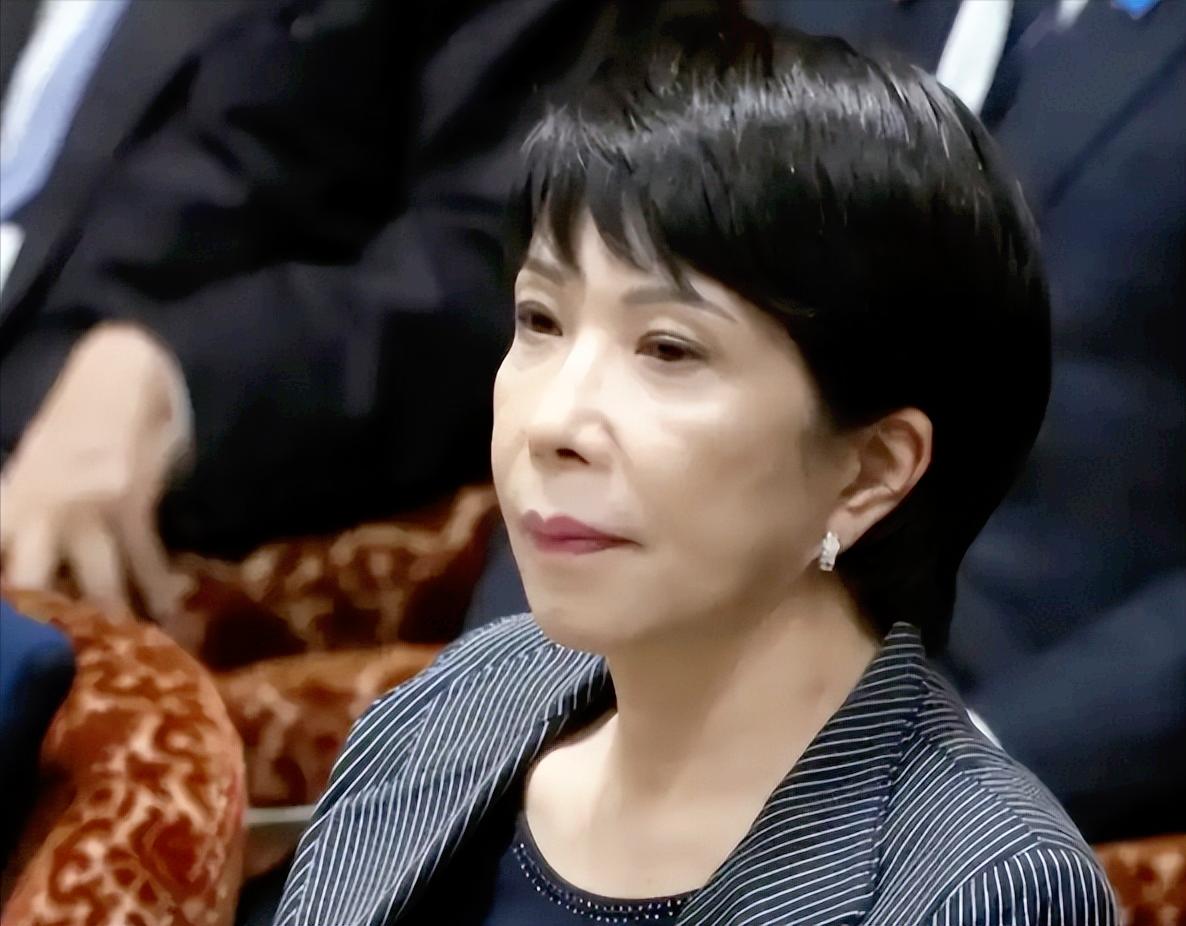 日本债市要炸了？老百姓还没反应过来，钱已经开始“蒸发”，简单说就是日本政府印的国