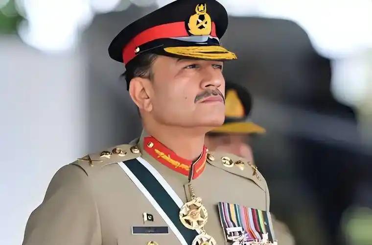 巴铁元帅直飞伊朗，歼10全程保驾护航，划下禁飞区，防的不是美军.. 近期中东