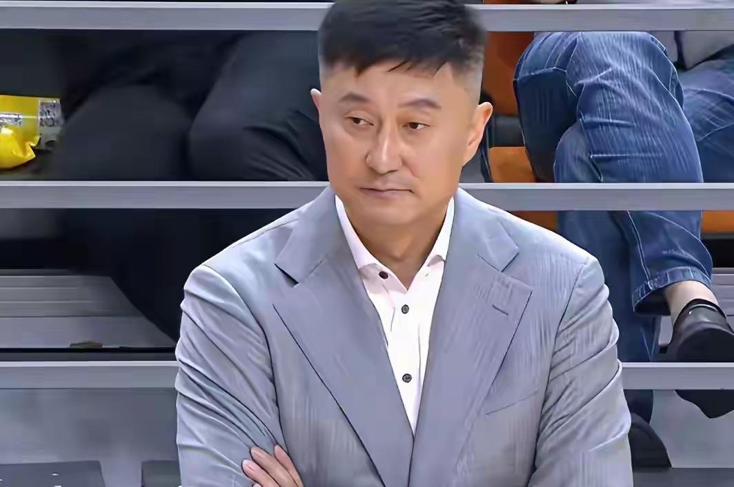 杜锋再出奇招？黑山教头或一战封神，广东队教练席暗流涌动！四连败的广东队今晚迎