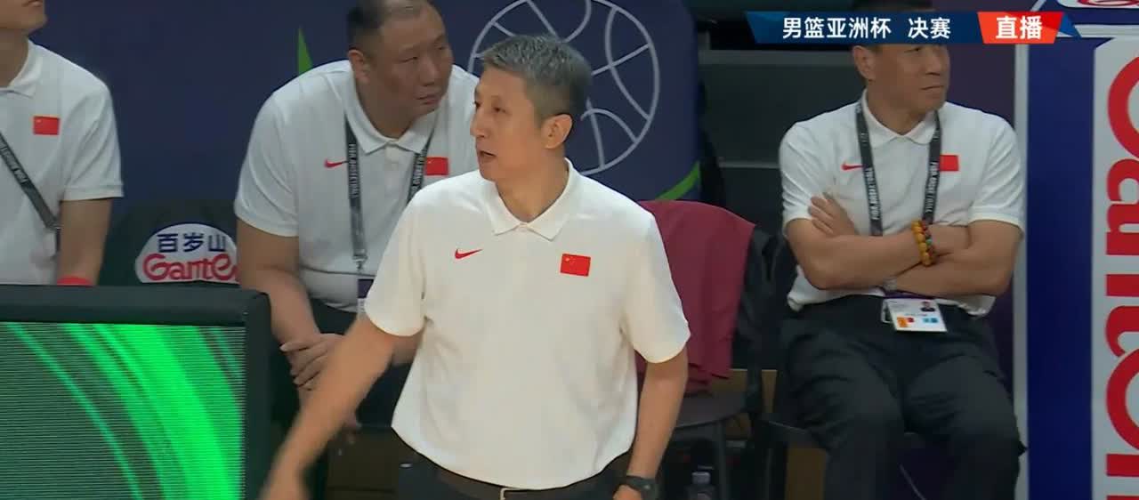 中国篮协主席郭振明盛赞郭士强教练责任感强！在中国男篮赢得亚洲杯亚军之后，郭振明主