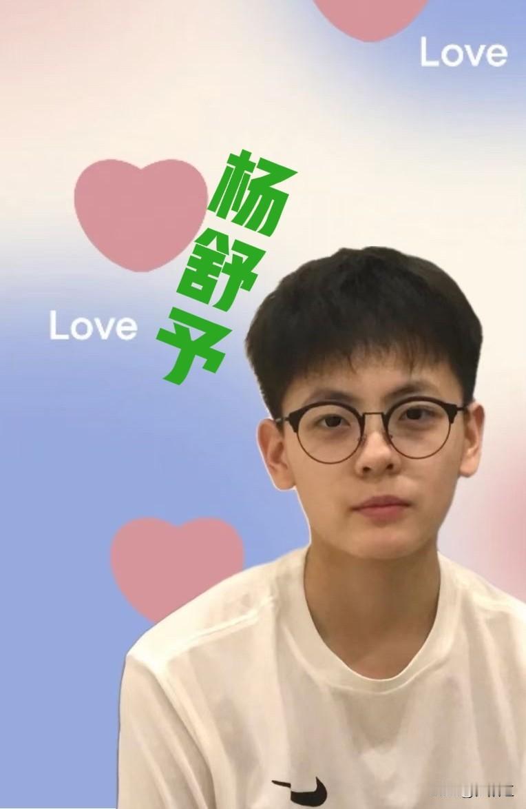 现役女篮国手“七仙女”个个特点鲜明，球技精湛，颜值出众，一眼望去便让人挪不开目光