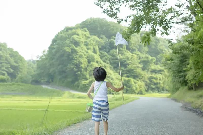有的孩子，小的时候，无论家长和老师怎么说他都不听，无论怎么教育他都是收效甚微。等