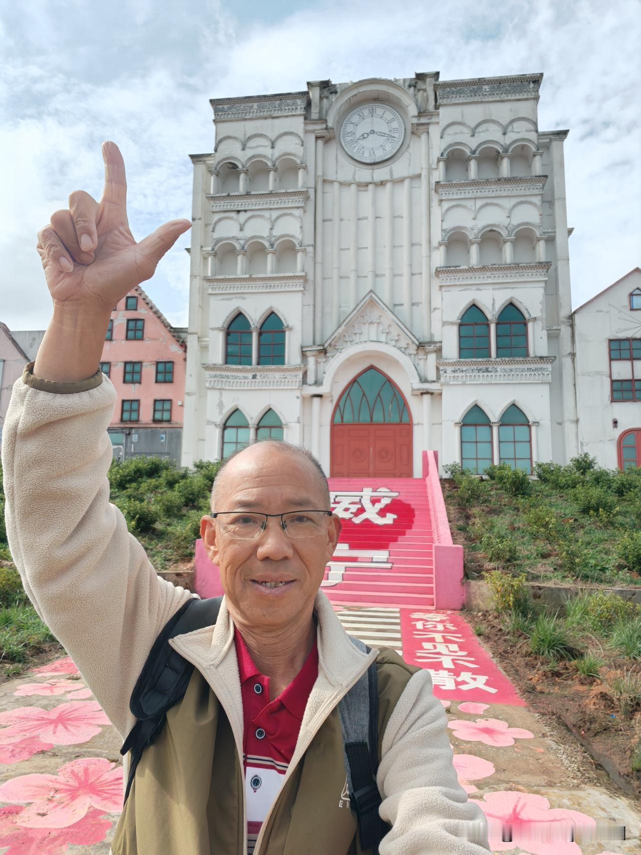 贵州印象在贵州避暑共计55天，到过大半个贵州，以前去过两次，基本上游遍了