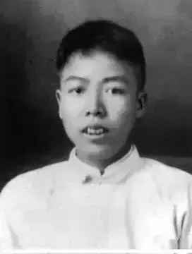 1951年，浙江老农不顾众人劝阻，坚持刨开儿子的坟墓，谁知墓中并无儿子的尸骨，只