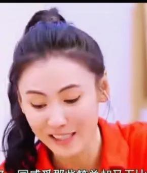 在公众视野中，谢霆锋的感情经历始终是舆论焦点。从与张柏芝的婚姻到与王菲的“世纪复