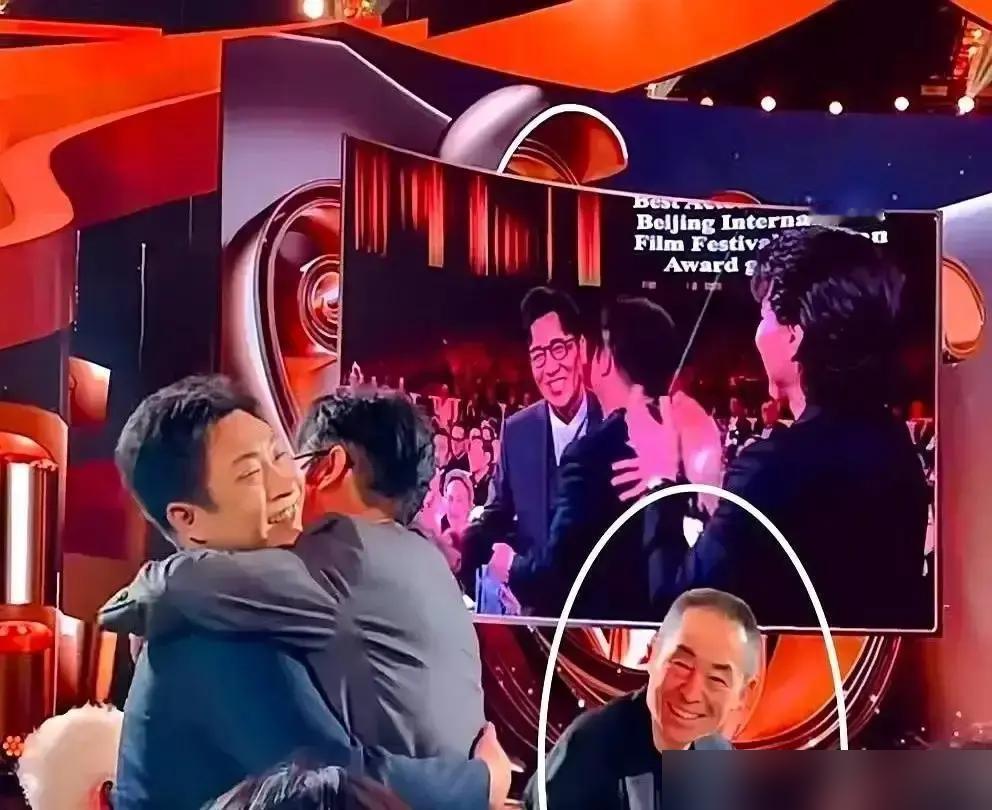 张艺谋当众拍板：于和伟是中国最顶级演员，把之一给我去掉！你以为这是新王登基？