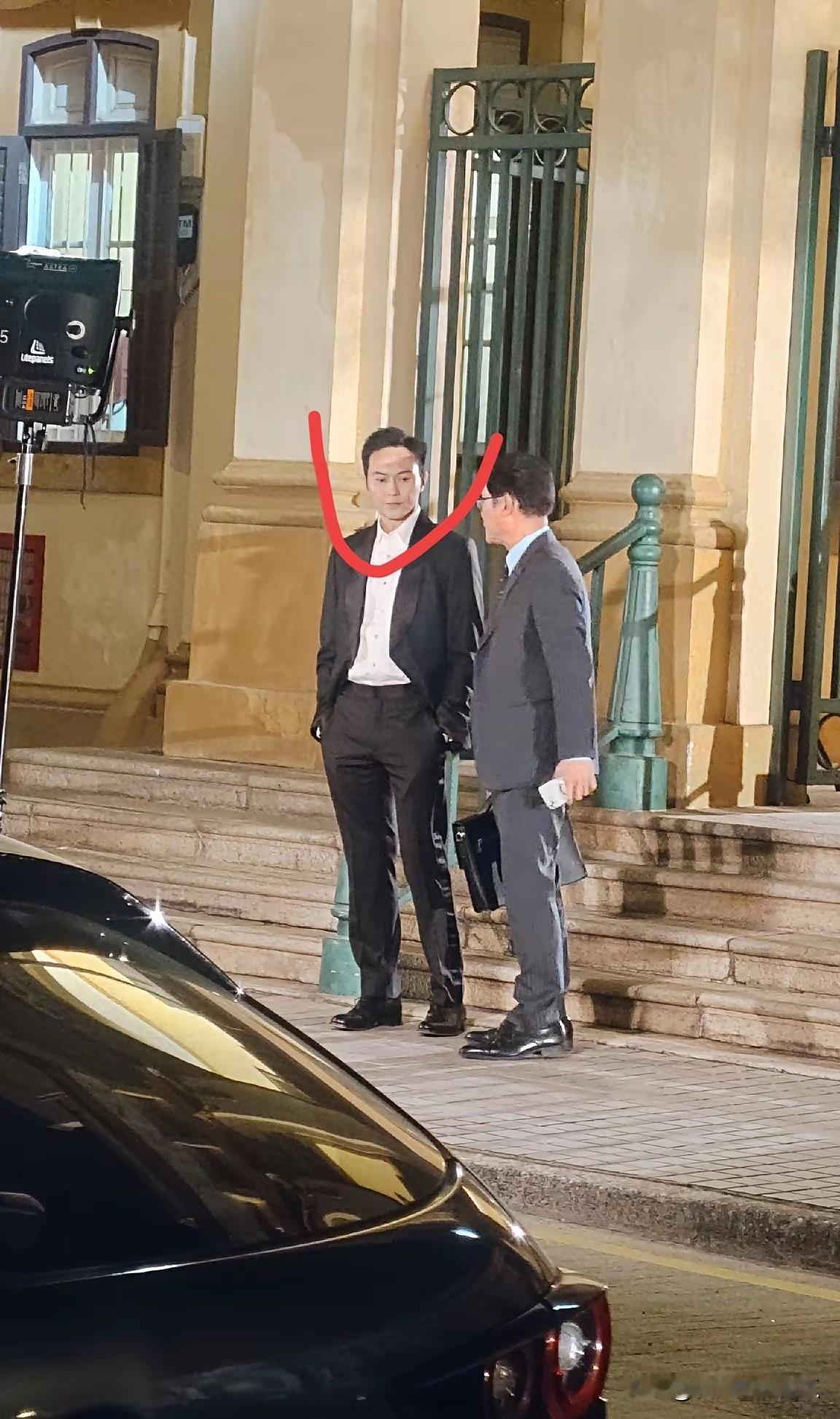 电视上看着一般般，真人巨帅！