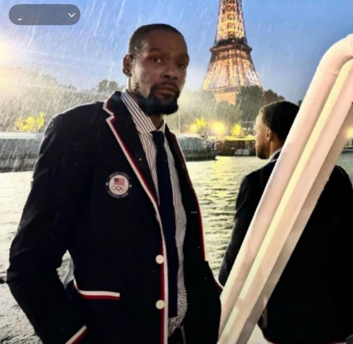   杜兰特能登上NBA历史总薪资第一的宝座，可以说是天时、地利...