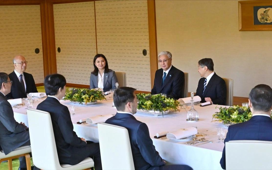 当地时间12月18日，日本天皇德仁为哈萨克斯坦总统托卡耶夫举行皇室招待会。