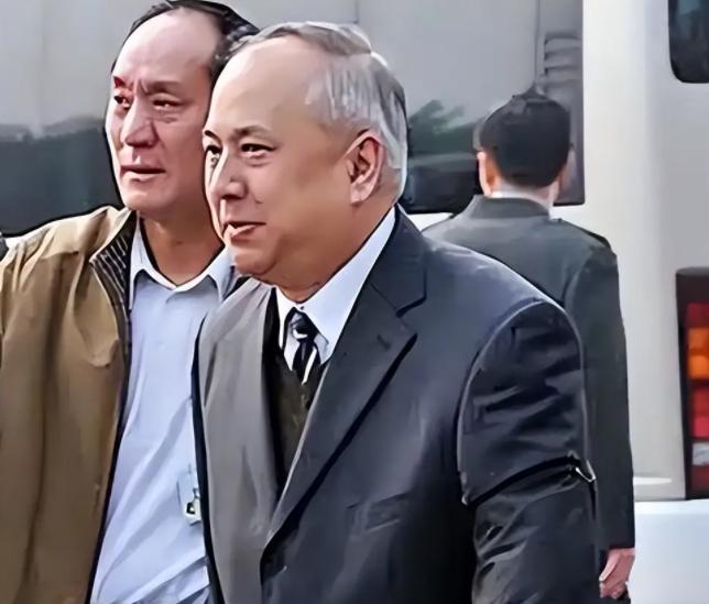 钱磊：钱学森唯一的孙子，1979年出生于北京，父亲是钱永刚，母亲是开国少将傅崇碧