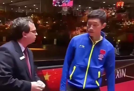 我不关心他的年龄！他选择参加是他的事。这是乒乓球前国手许昕在接受采访