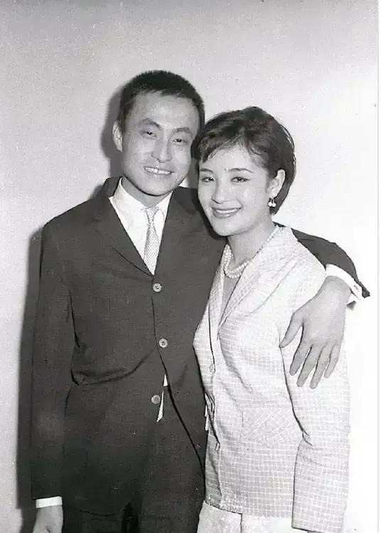 有音乐教父之称的刘家昌才华出众。他一生有过两段婚姻，尽管两任妻子都是大美女，可