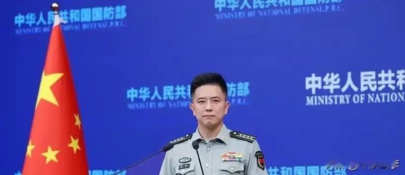 关于菲律宾是否会自行拖走仁爱礁那艘破军舰，答案其实很清楚：不会。这艘船已经在仁爱