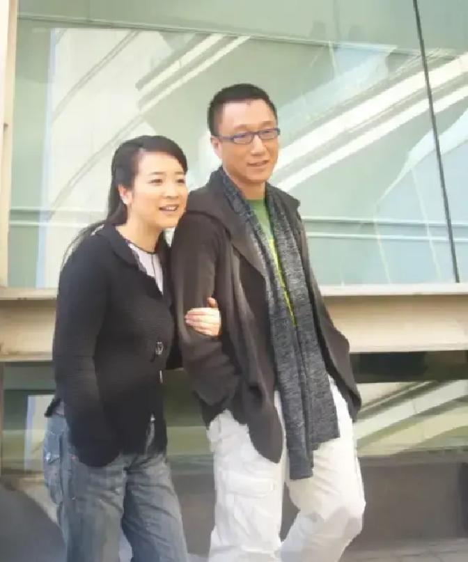 你知道吗？孙红雷职业生涯最紧张的一场吻戏，导演是她丈夫。片场静得能听见呼吸