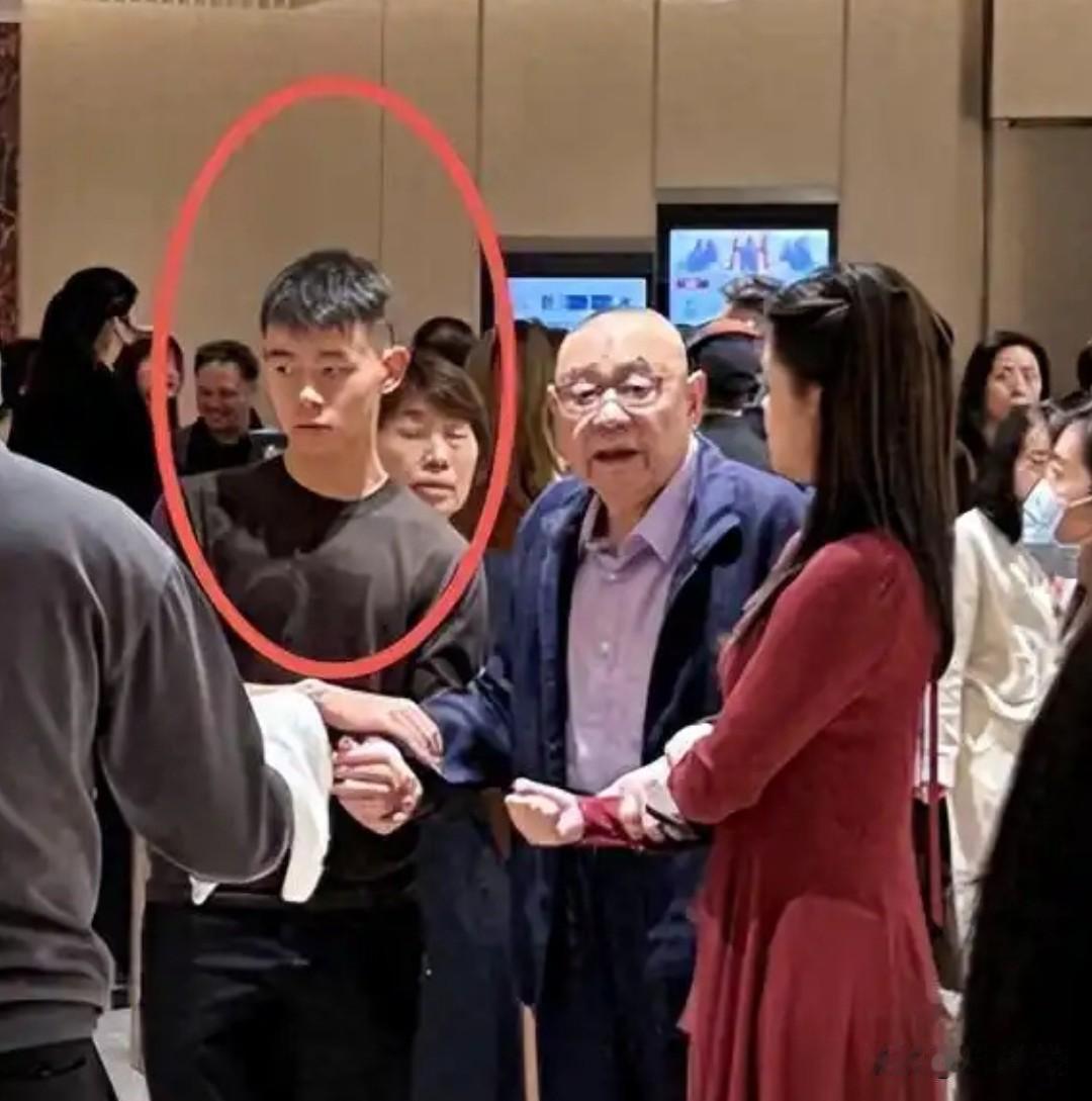 刘銮雄杭州学霸儿子首曝光，16岁全科满分，吕丽君赢了面子输了甘比​